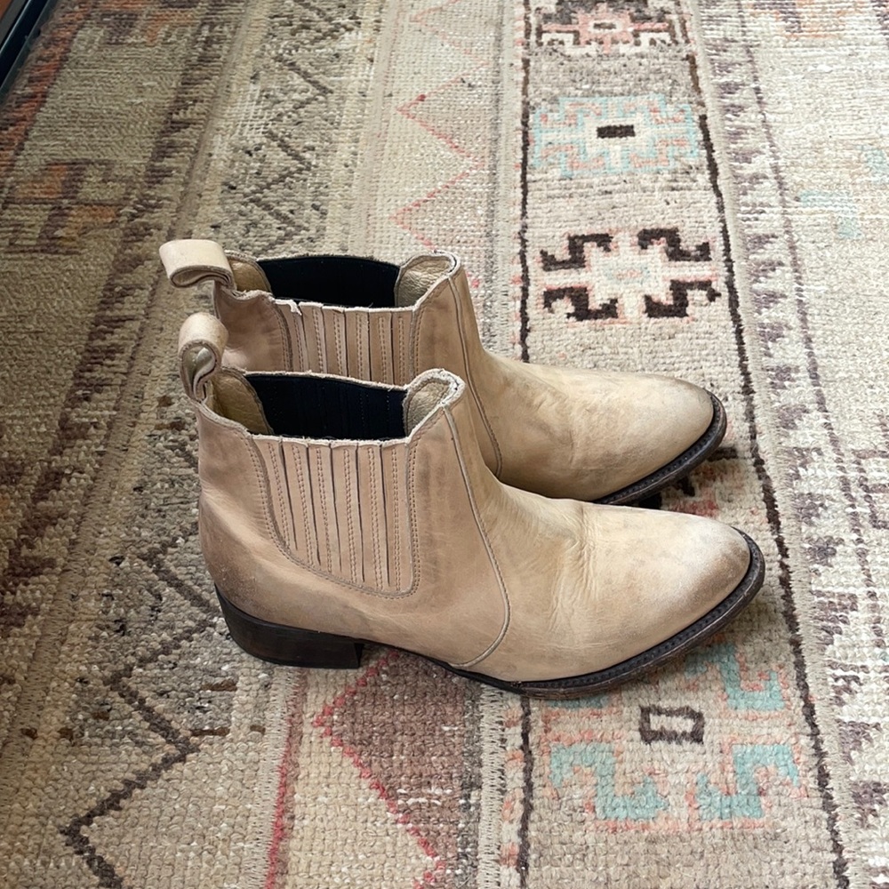 Freebird by Steven Ivory/Nude Lasso Boots Size 8